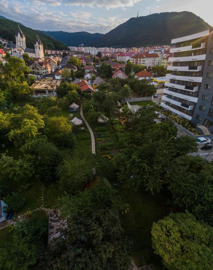 Dragonfly Gardens - The Wagons Hotel Brasov Exterior photo