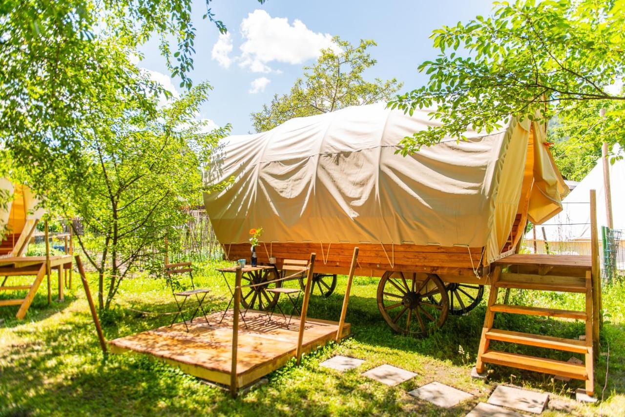 Dragonfly Gardens - The Wagons Hotel Brasov Exterior photo